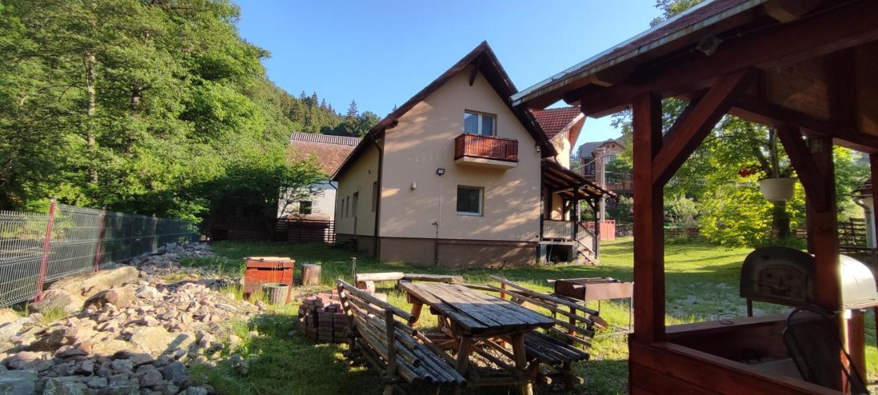 Olt-Part Vendeghaz Hotel BaileTusnad Exterior photo
